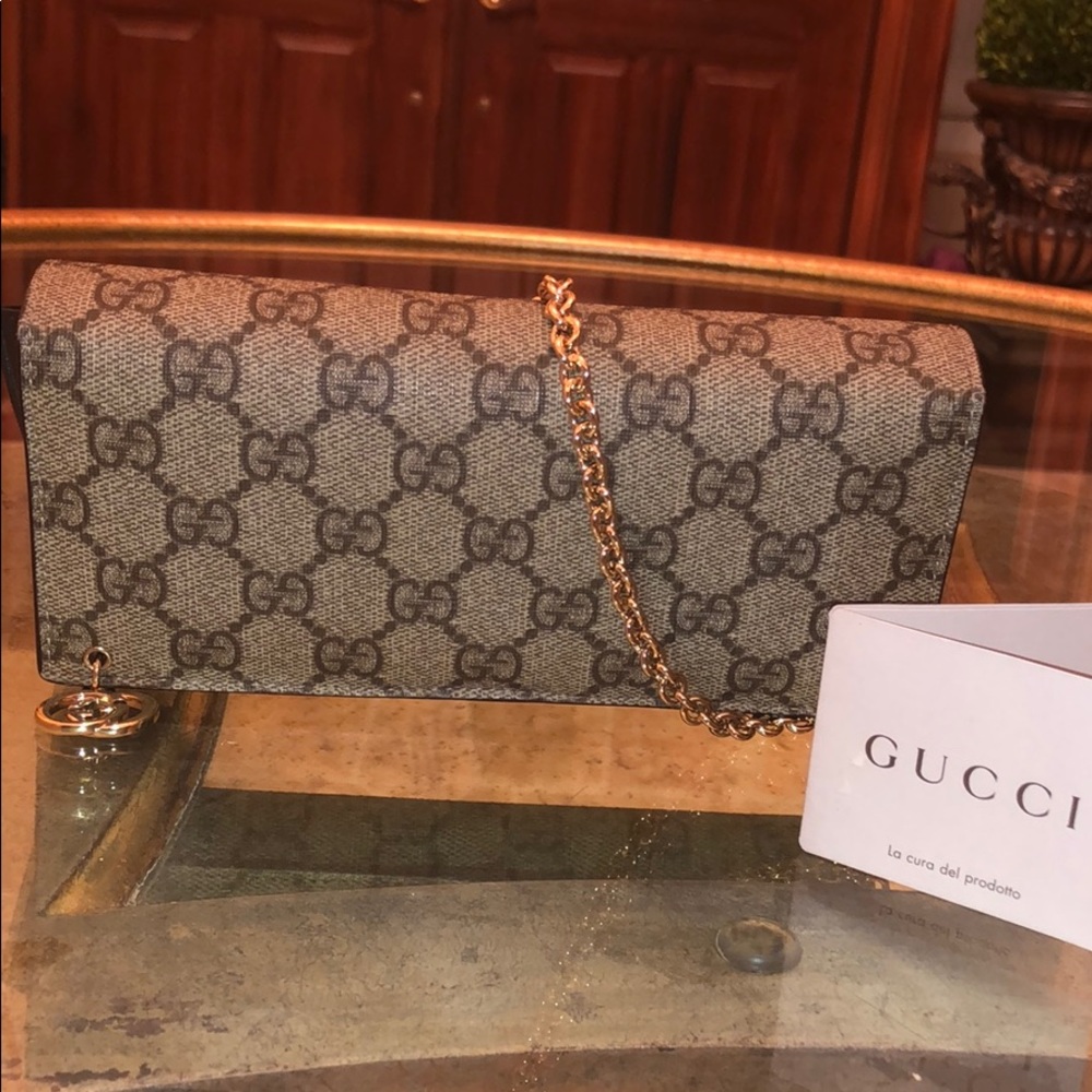100% Authentic GG Supreme Canvas Chain Wallet